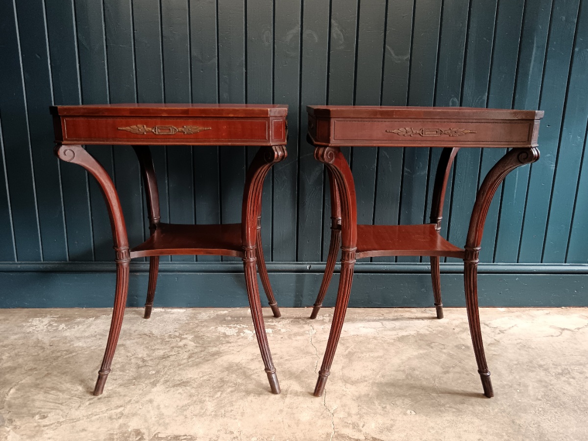 A pair of Regency style red leather top Mahogany lamp tables (7).jpg